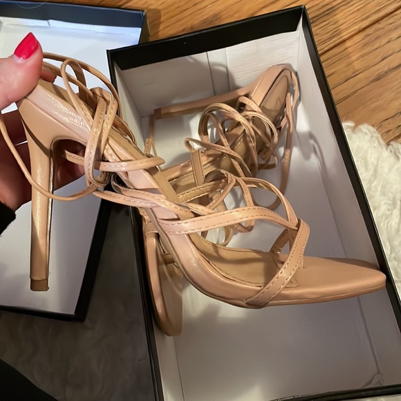 EUC lulus Simonee heel in nude color - Picture 2 of 3